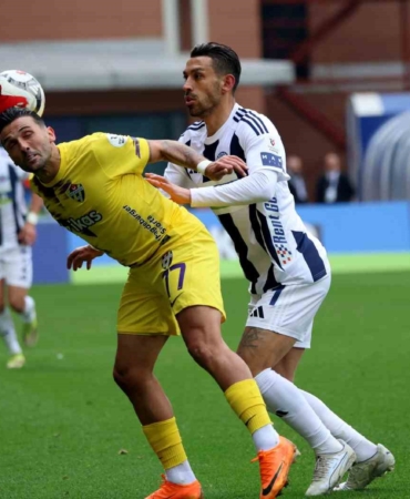 Trendyol Süper Lig: Kasımpaşa: 1 - Eyüpspor: 0 (İlk yarı)