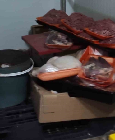 Baskın yapılan kasaptan mide bulandıran küflü ve bozuk etler çıktı