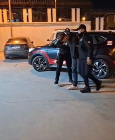 Arnavutköy’de polisten kaçan şüphelinin üzerinden uyuşturucu çıktı