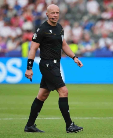 Liverpool - Galatasaray maçını Szymon Marciniak yönetecek