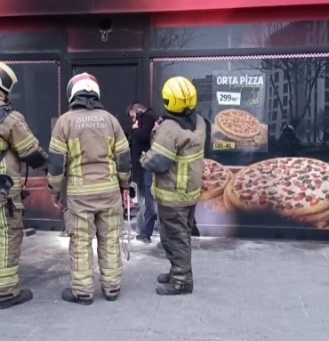 "Maaşları ödemedi" diye 2 işletmeyi benzin döküp yakmış