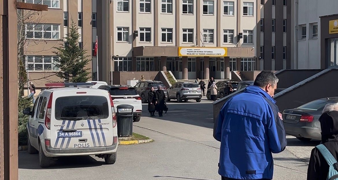 Çekmeköy’de lisede bıçaklı saldırı: 1 öğrenci, 2 öğretmen ve arkadaşını bıçakladı