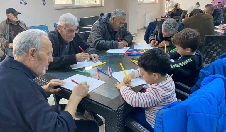 Çocuklardan büyüklerine huzurevinde ziyaret