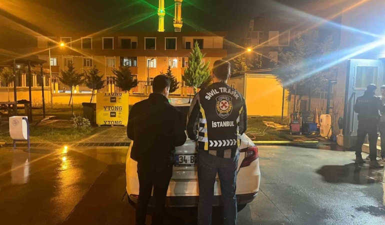 Arnavutköy’de trafikte kavga eden sürücüler, 602 bin TL ceza kesilerek tutuklandı