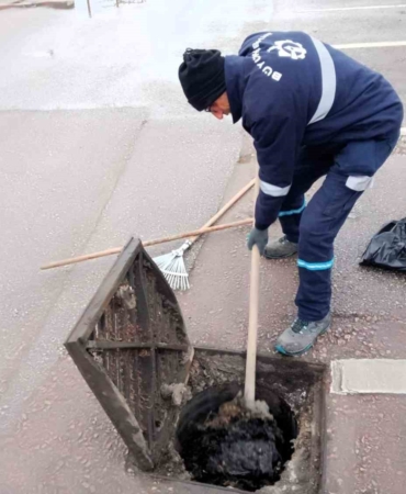 Kocaeli’de su baskınlarına karşı mazgal ve menfez temizliği aralıksız sürüyor