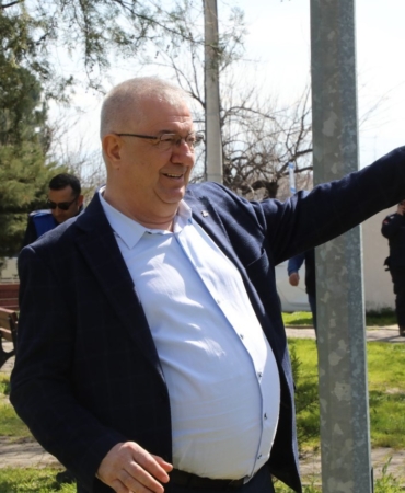 Edremit Belediyesi’den Narlı’dan Bostancı’ya saha mesaisi