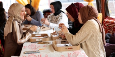 Kartepe’de kurulan otağ çadırında geleneksel sanatlar yaşatılıyor