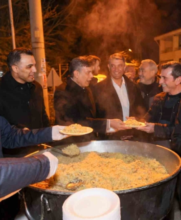 700 yıldır sürdürülen ’Kadir pilavı’ geleneği bu yıl da devam etti
