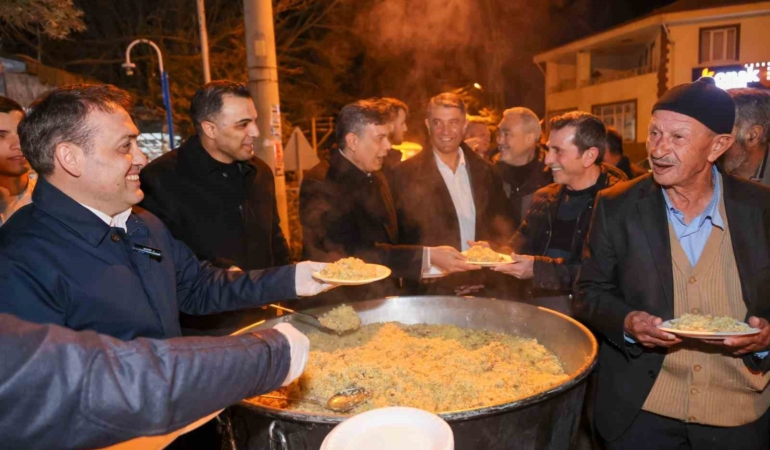 700 yıldır sürdürülen ’Kadir pilavı’ geleneği bu yıl da devam etti
