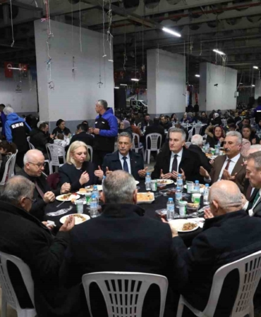 Gemlikliler dayanışma sofrasında buluştu