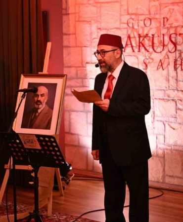 Gaziosmanpaşa’da İstiklal Marşı’nın kabulünün 105’inci yıl dönümünde Mehmet Akif Ersoy anıldı