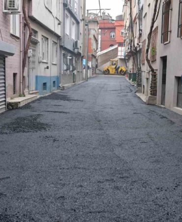 Osmangazi Belediyesi’nden Yeşilova mahallesi’ne yeni asfalt
