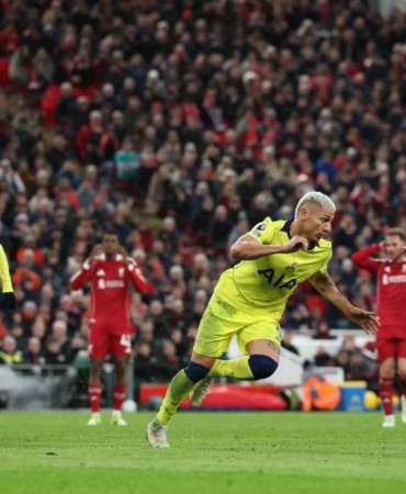 Liverpool, Tottenham’a son dakikada takıldı