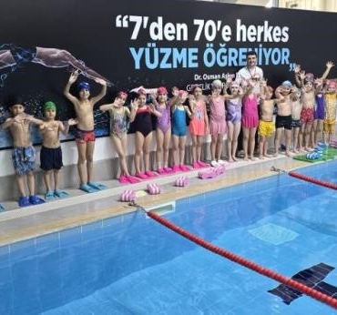 Bilecik’te yüzme antrenmanları performans odaklı sürüyor