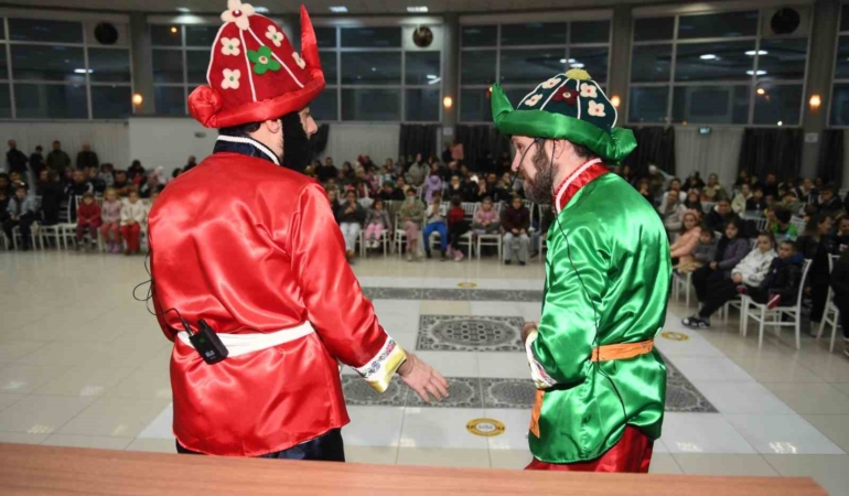 Ovaakça karagöz ve sihirbazlık gösterisiyle şenlendi