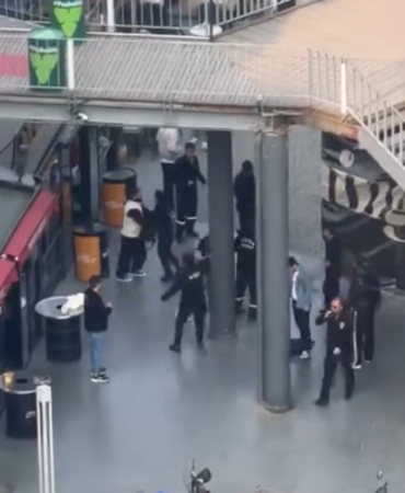 AVM’de iki grup arasında kavga: Güvenlik müdahale etti