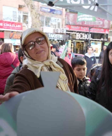 Kocaelispor’dan Kadınlar Günü’nde hediye çarkı etkinliği