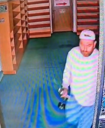 Oltalı hırsız camiden mikrofon çaldı