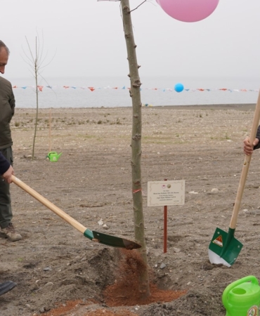 İznik’te fidanlar toprakla buluştu