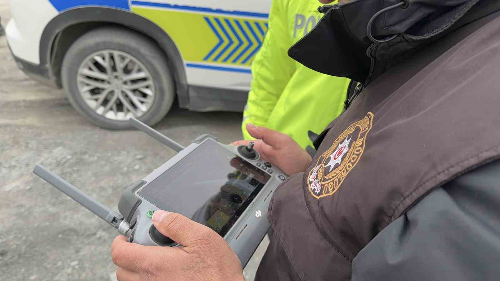 Arnavutköy’de drone destekli trafik denetimi: Hatalı sollama yapma ve ehliyetsiz araç kullanımına toplamda 96 bin 314 TL ceza