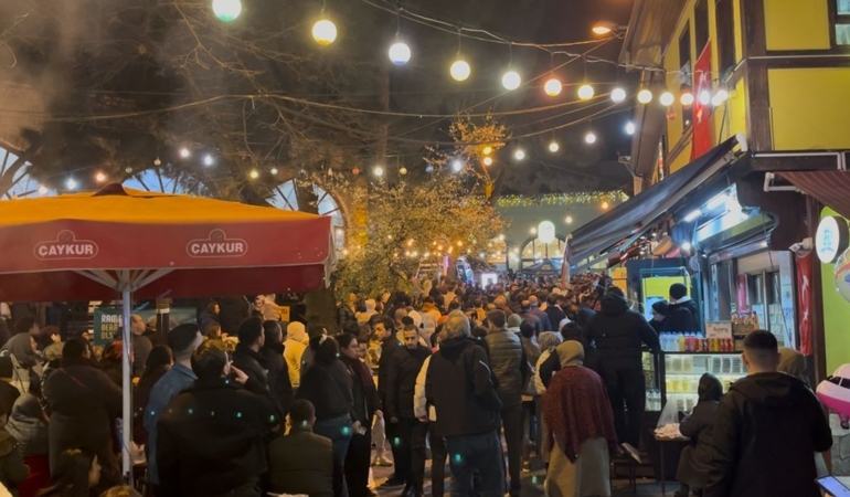 Bursa’da sahur kuyruğu kilometreyi aştı Tahanlı pide ve simit için izdiham