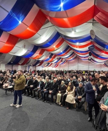 Arnavutköy’de hamsi ve horon coşkusu