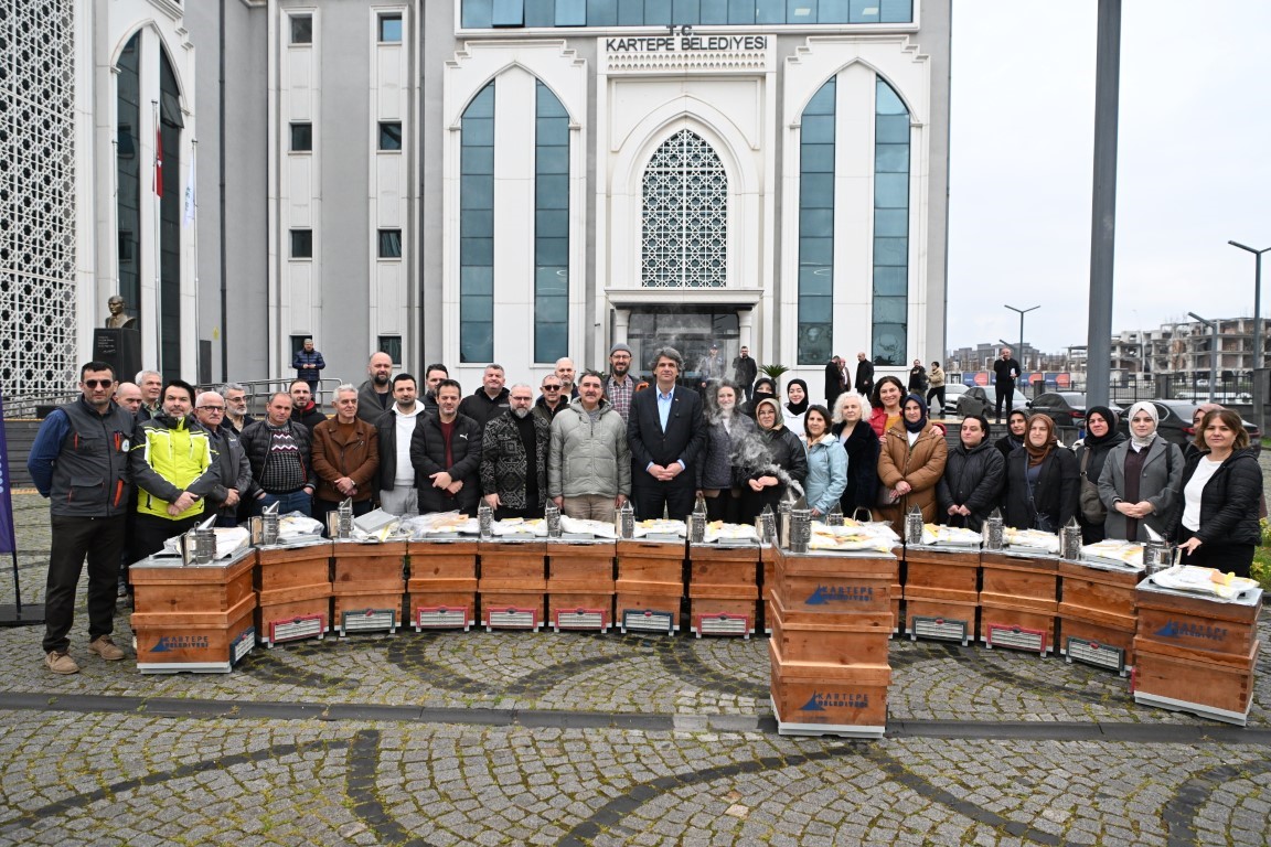Kartepe’de üreticilere arıcılık ve ekipman desteği sağlandı