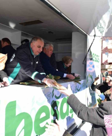 Yenişehir’de bugün pideler Büyükşehir’den