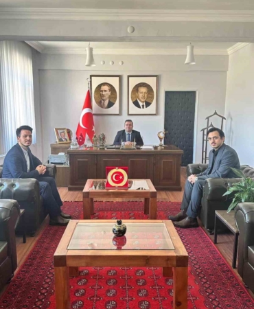 Bilecik’te ikiz kardeşler komşu köylere imam olarak atandı