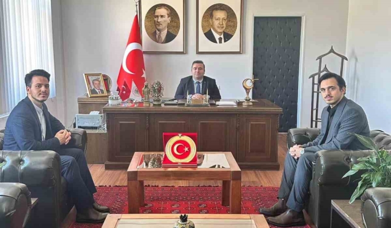 Bilecik’te ikiz kardeşler komşu köylere imam olarak atandı