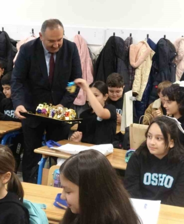 Pendik’te ara tatil sonrası ilk ders zili bayram coşkusuyla çaldı