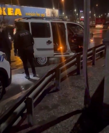 Bursa’da silahla alıkoyduğu kadına kurşun yağdırdı