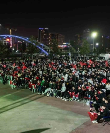 Bursa’da dev ekranda milli coşku