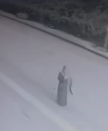 Bursa’da kapkaç anı kamerada 18 suç kaydı bulunan zanlı tutuklandı