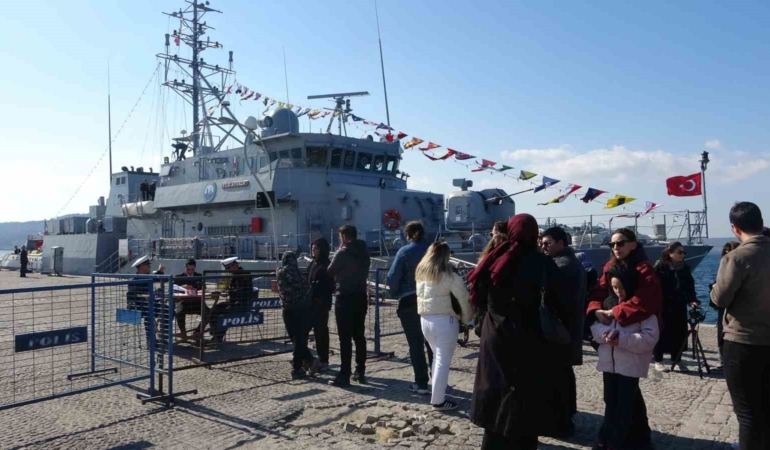 Türk donanmasının gururu olan savaş gemileri ziyarete açıldı