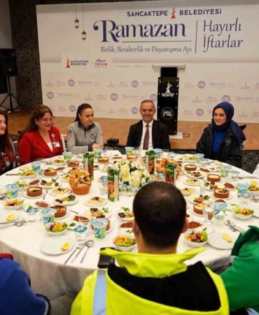 Başkan Yeğin mesai arkadaşlarıyla iftarda buluştu: "Sancaktepe’de büyük bir aileyiz"
