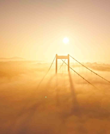 İstanbul Boğazı’ndaki sis manzarası mest etti