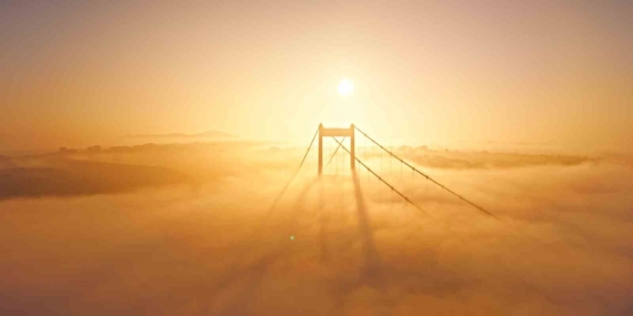 İstanbul Boğazı’ndaki sis manzarası mest etti