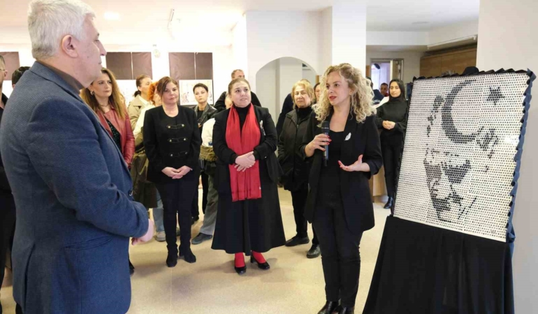 "Sessiz Çizgiler" Sergisi, Çanakkale ruhunu sanatla yaşatıyor