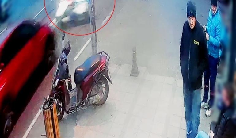 Çorlu’da otomobille çarpışan motosikletlinin yaralandığı kaza kamerada