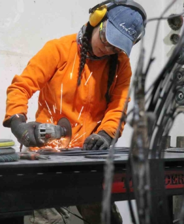 12 metrekarelik dükkandan dünyaya açılan kapı