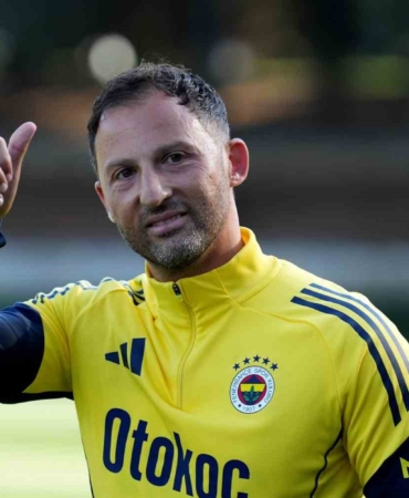 Fenerbahçe, Tedesco ile devam kararı aldı
