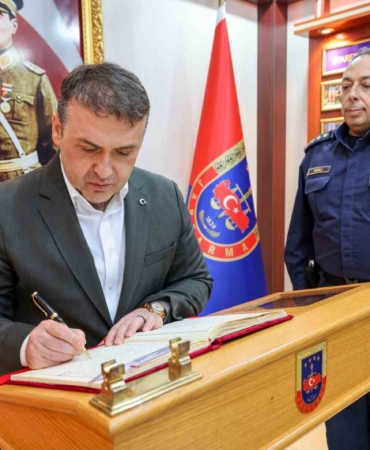 Vali Sözer Bilecik İl Jandarma Komutanlığı’nda bilgi aldı