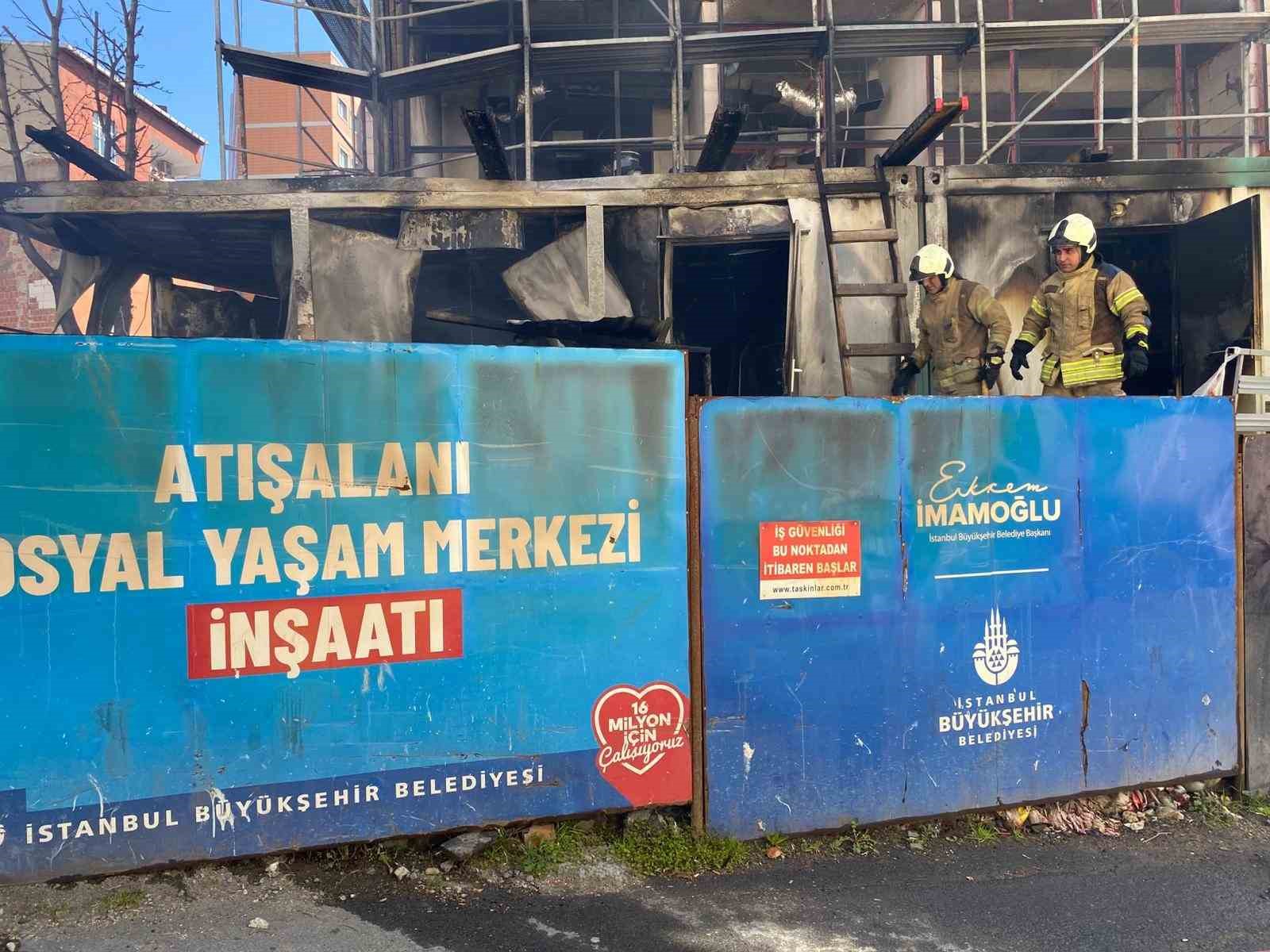 Esenler’de İBB şantiyesinde yangın: 3 konteyner zarar gördü