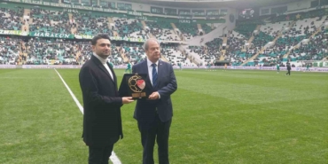 Fenerbahçe, Bursaspor ve Fatih Tekke’ye fair play ödülleri takdim edildi