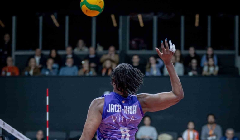 Eczacıbaşı Dynavit, Rzeszow’u mağlup etti