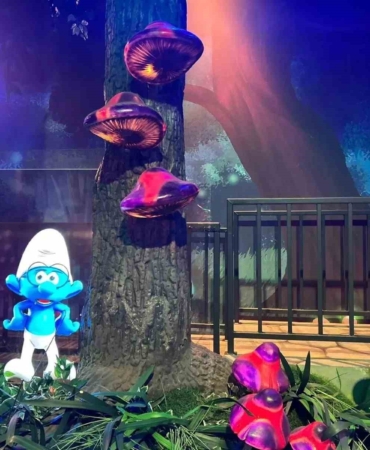 Belçika’dan getirilen dekorlarla hazırlanan "Şirinler Köyü" İstanbul’da