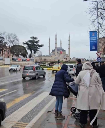 Bayramın ikinci günü vatandaşlar Edirne’ye akın etti