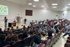 Ezine’de jandarmadan üniversite öğrencilerine bilgilendirme