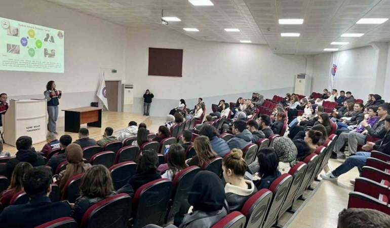 Ezine’de jandarmadan üniversite öğrencilerine bilgilendirme